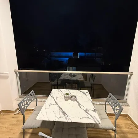 Golem, Durres Beachside Family Appartement
