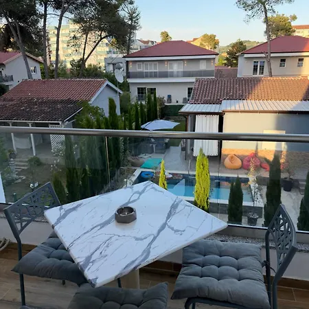 Golem, Durres Beachside Family Appartement